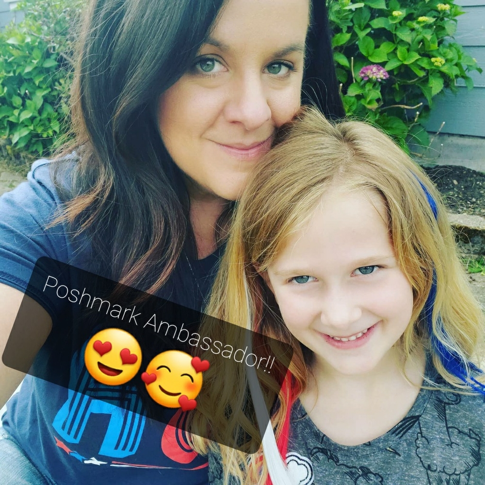 Meet your Poshmark Ambassador, Holly